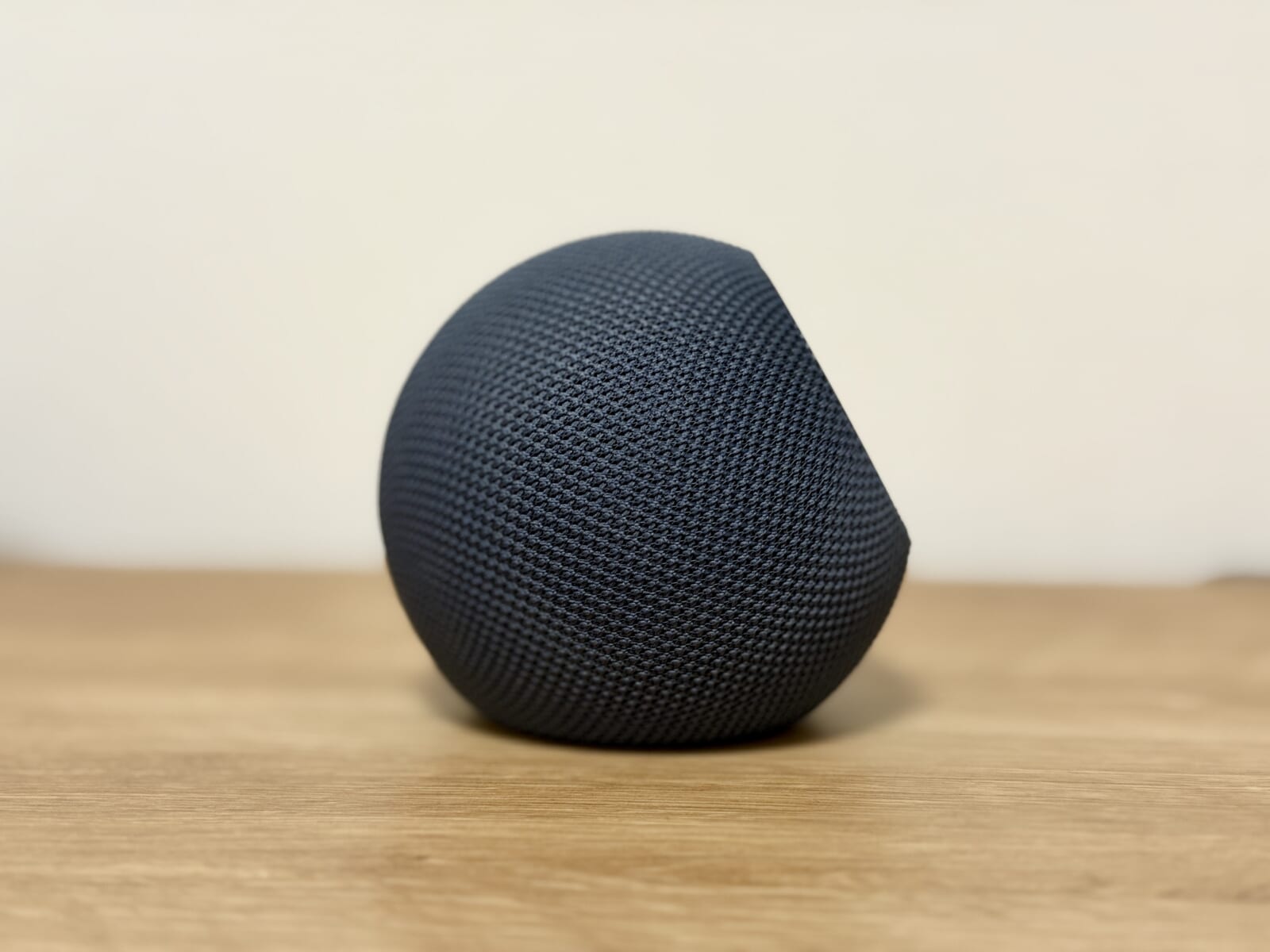 カラー：グラファイトの実機（側面）