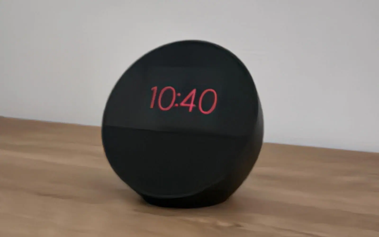 Echo Spot (2024)レビュー｜置き時計っぽい見た目の良さと機能を引き算