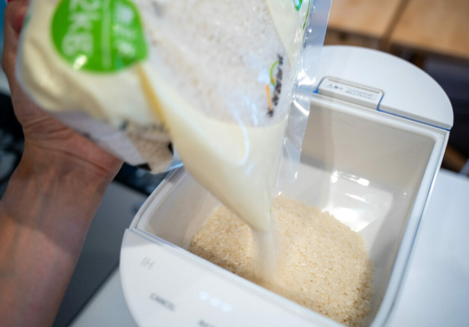 自動計量IH炊飯器