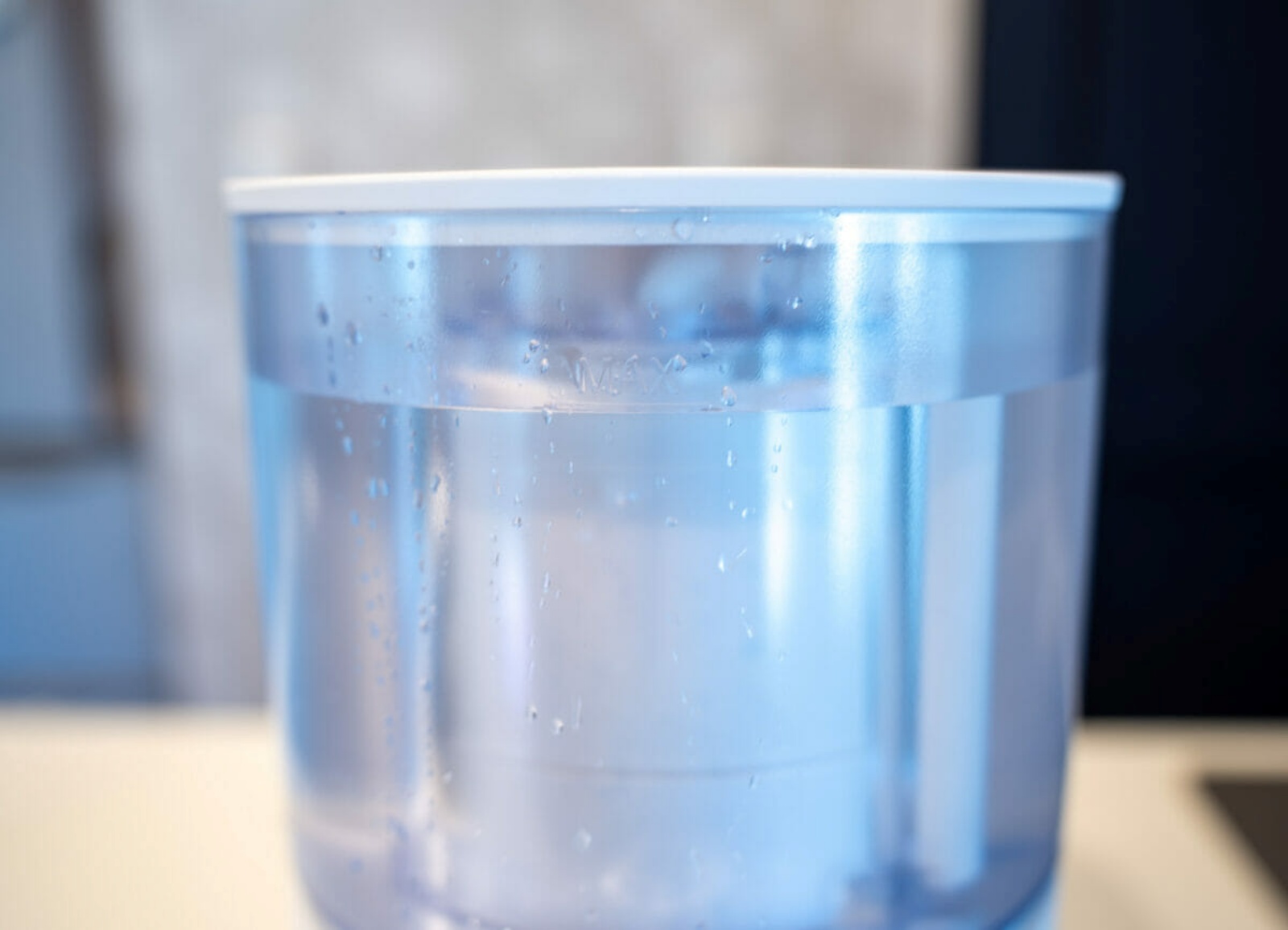 本体のタンクに無洗米と水をセット