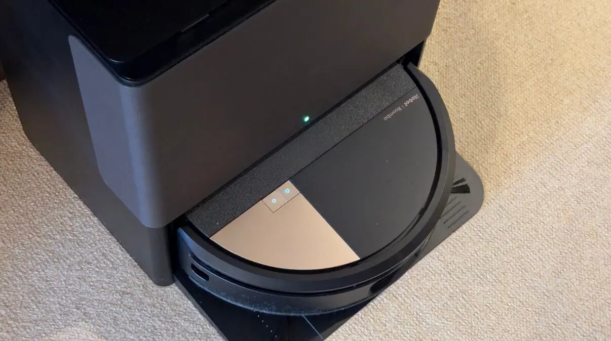 ルンバMax 705 Combo ロボット + AutoWash 充電ステーション レビュー