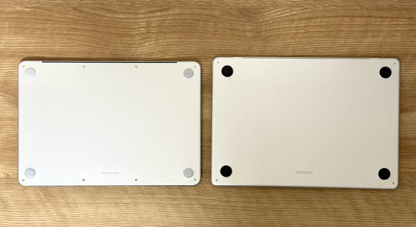 MacBook NeoとMacBook Air M5の底面を並べた比較