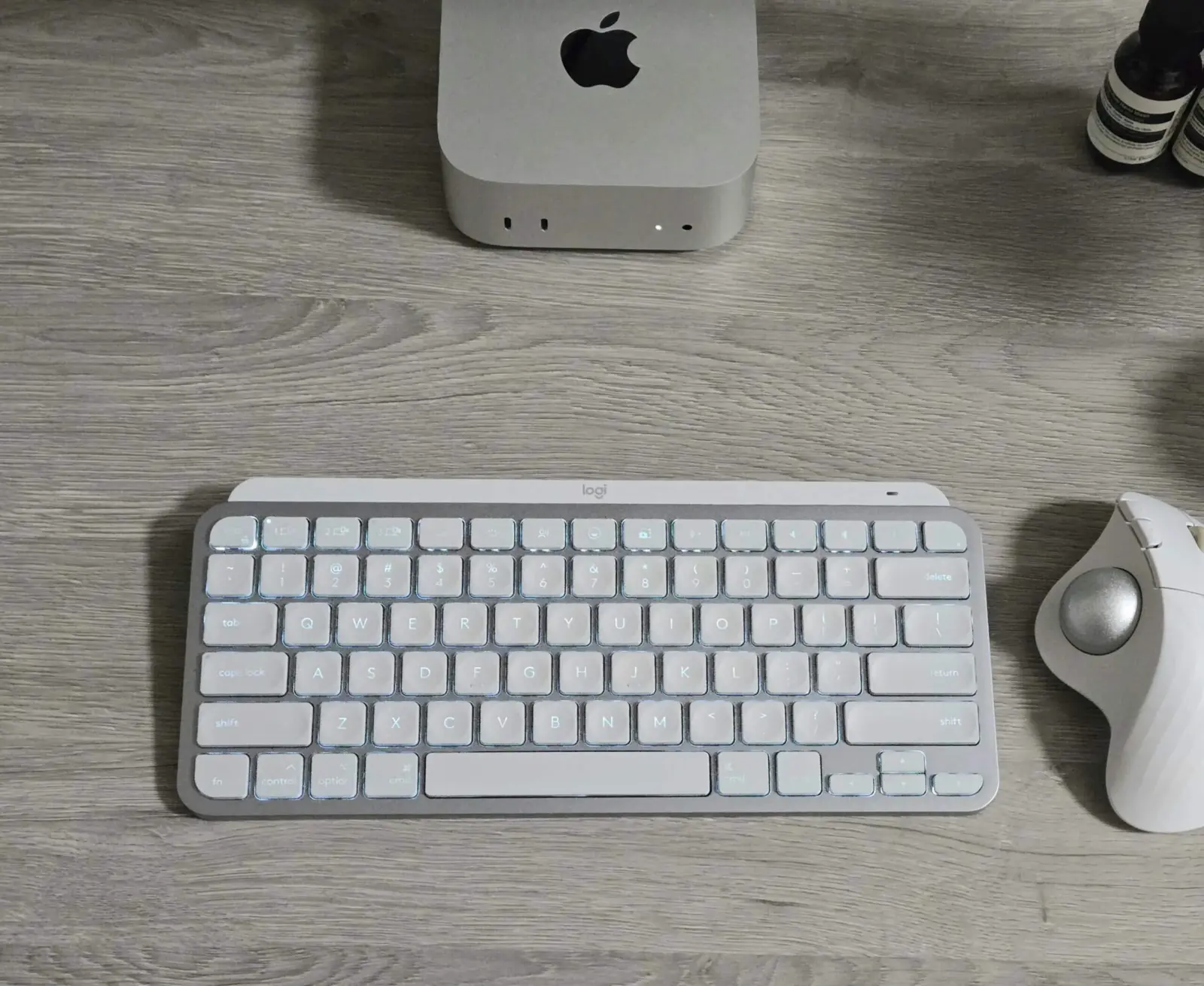 Logicool MX Keys Mini レビュー｜打鍵感とマルチペアリングが光る