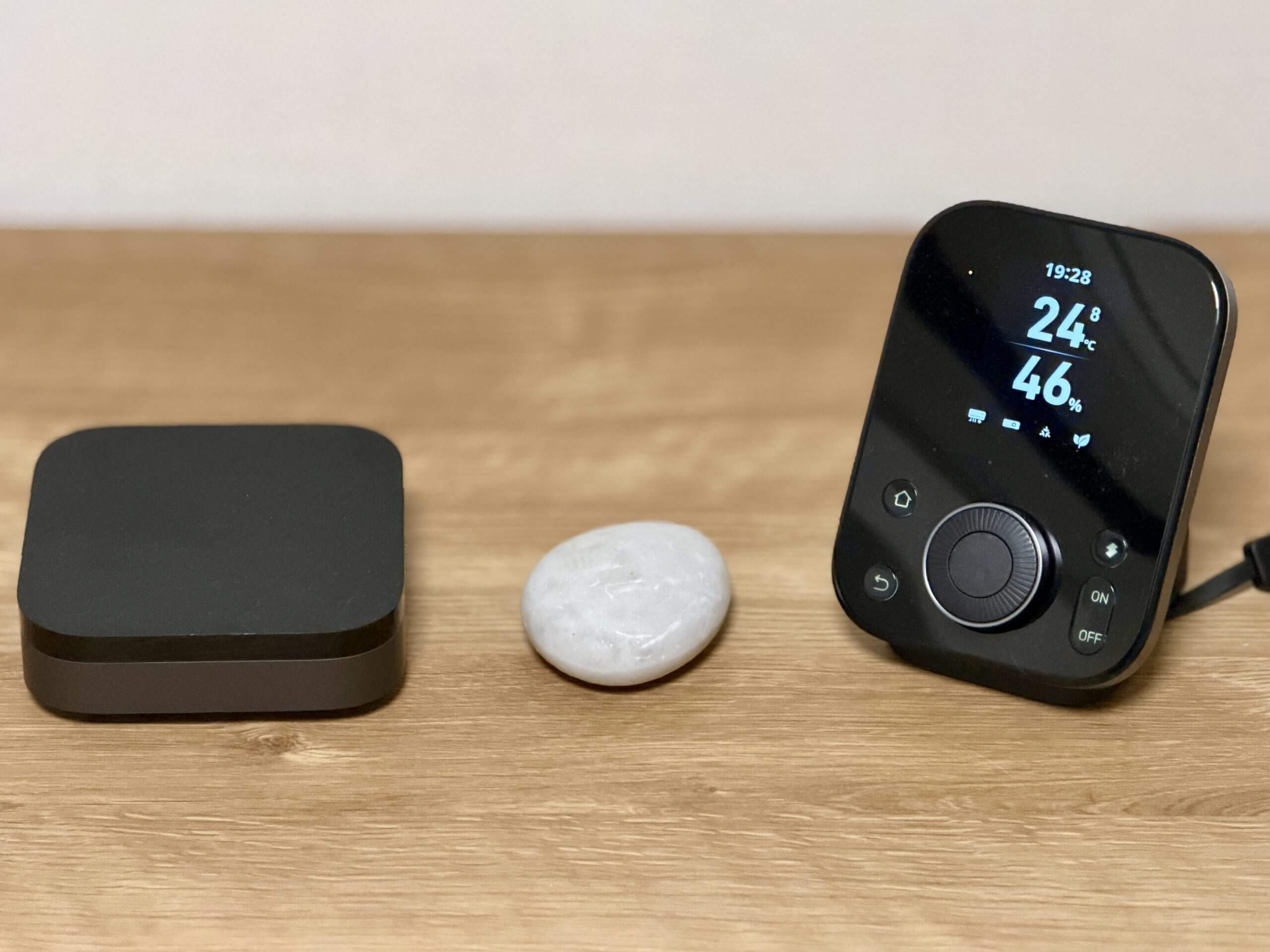 Apple TVやAqara M3ハブと比較するとコンパクト