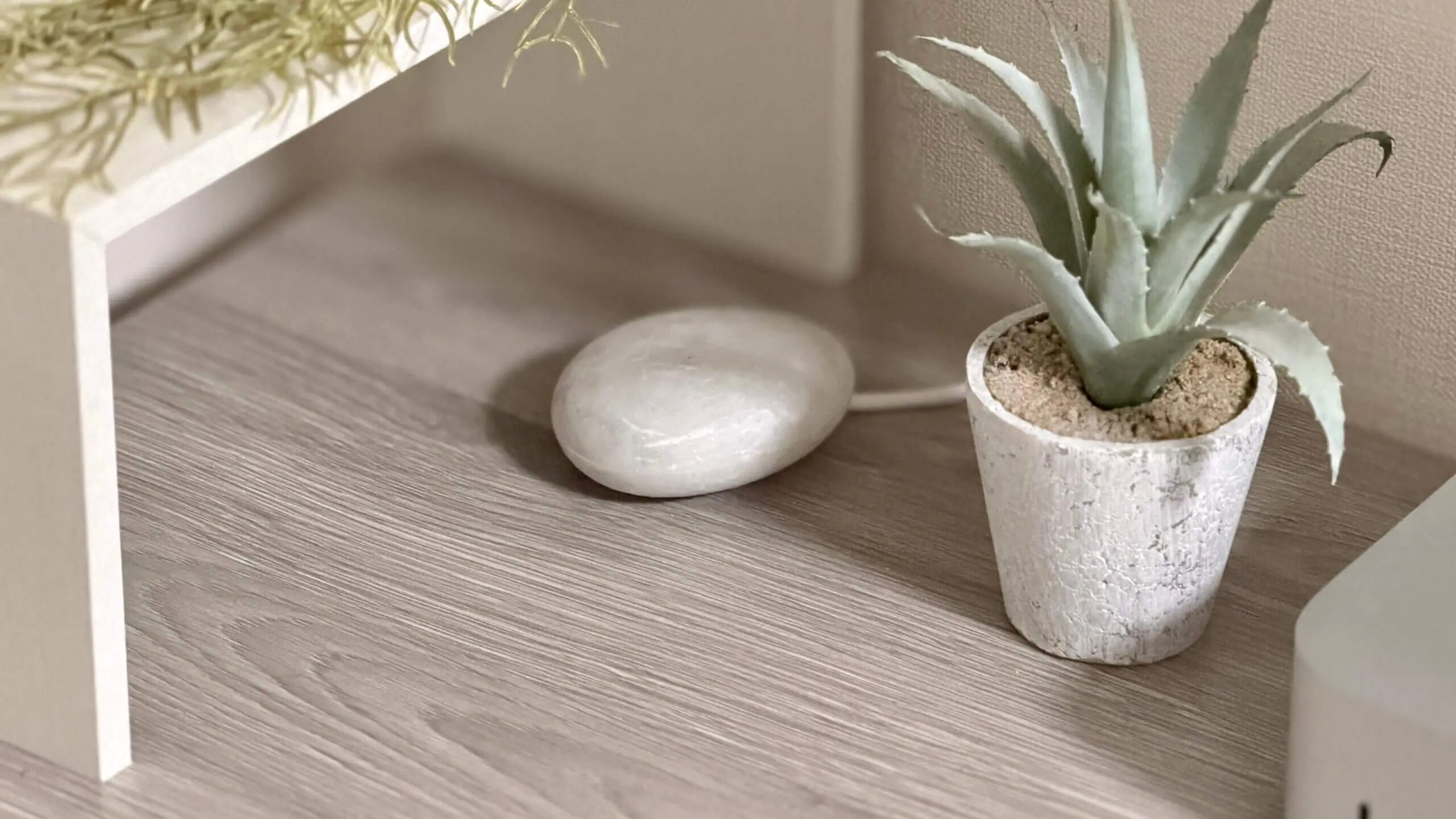 Nature Remo Lapis レビュー｜石のデザインと節電機能が光るスマート