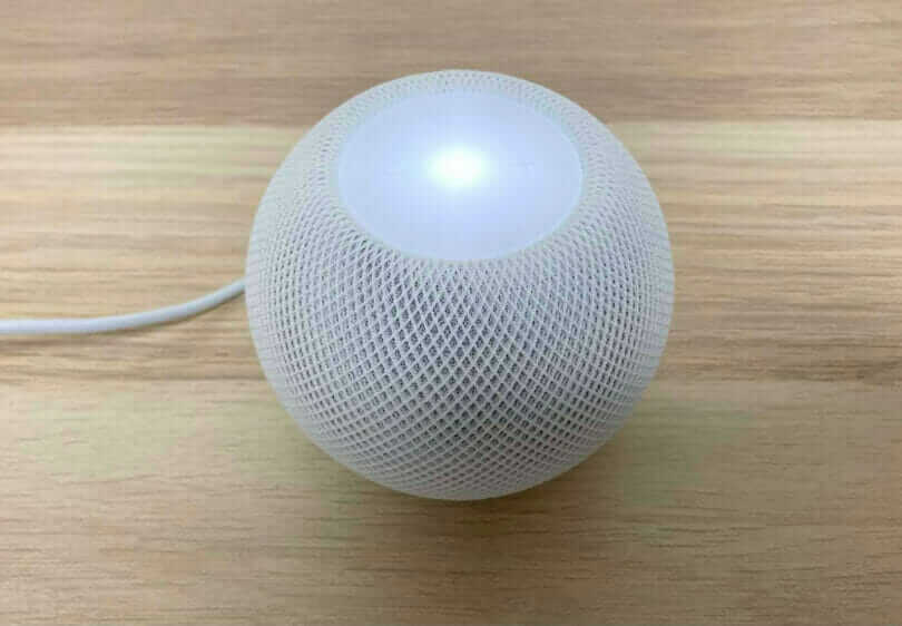 HomePod mini電源投入時の白いライト