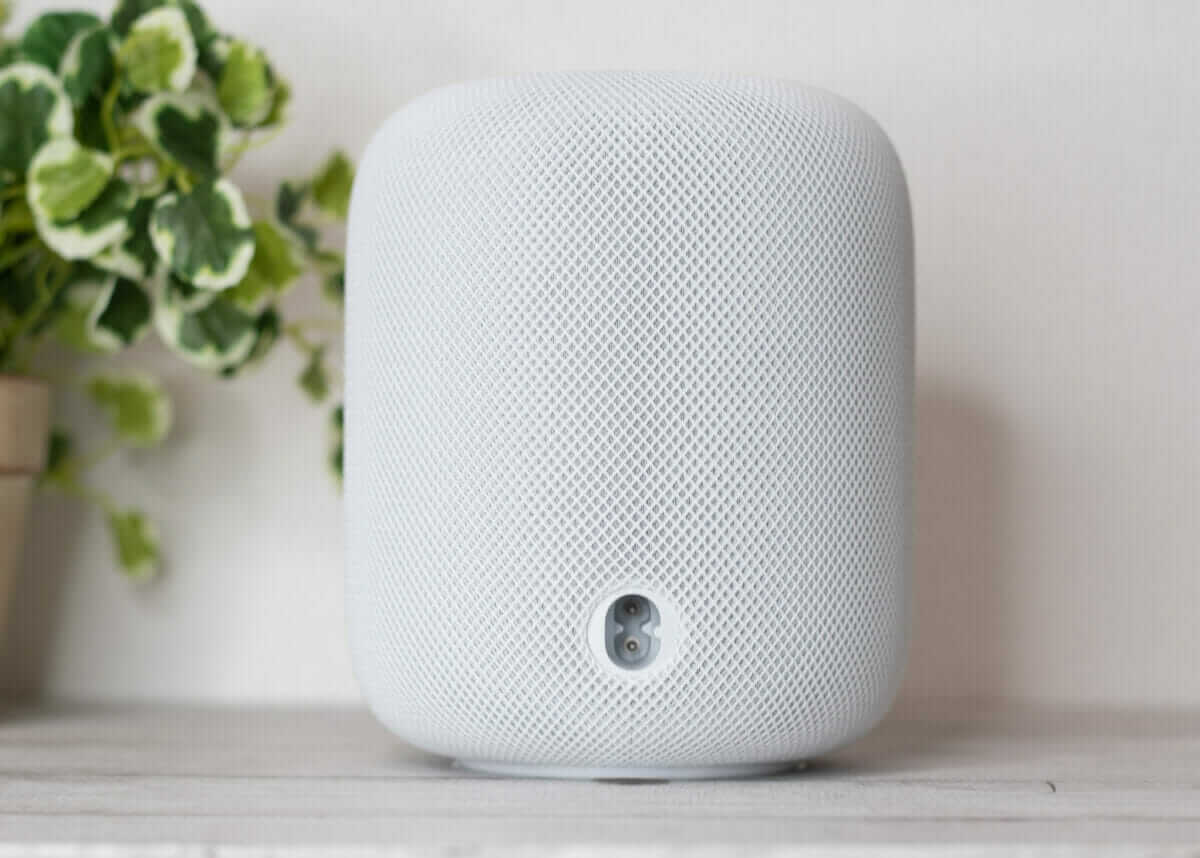 HomePod（第2世代）の背面Appleロゴ