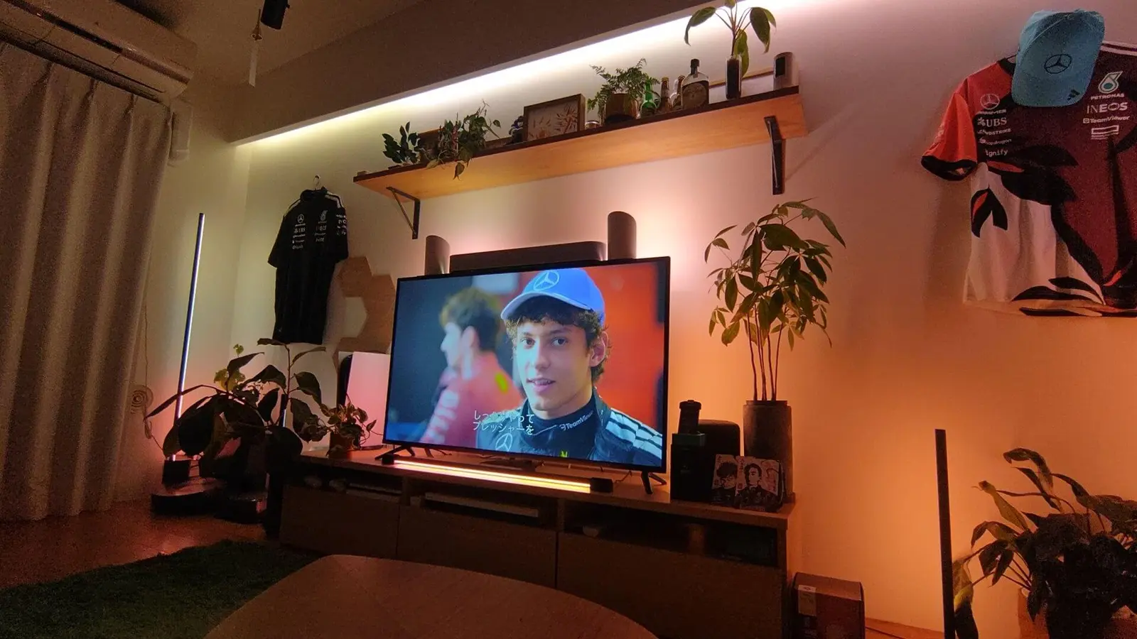 次世代スマートホームでF1の熱狂を再現！｜Philips Hue Play HDMI Sync
