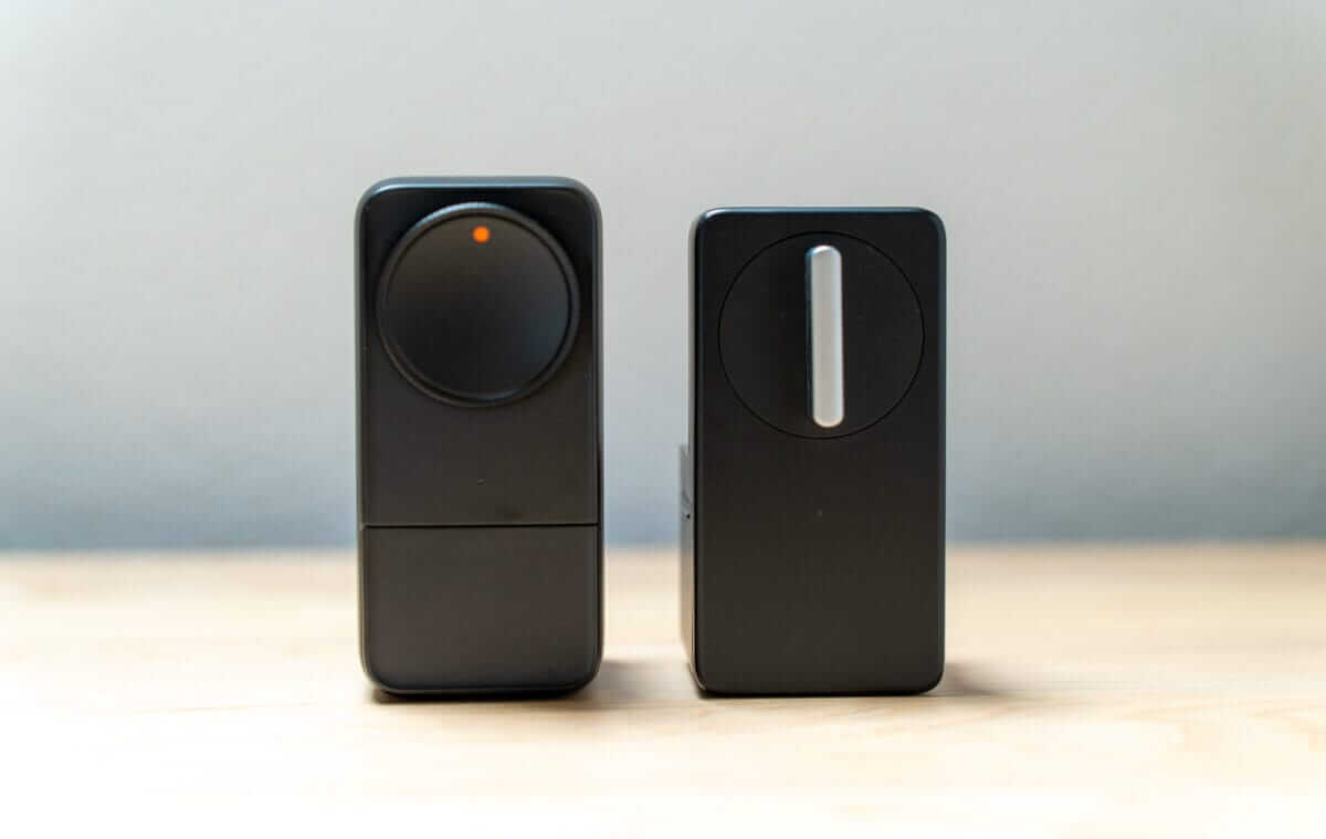 SwitchBotロックProと前作ロックの正面比較