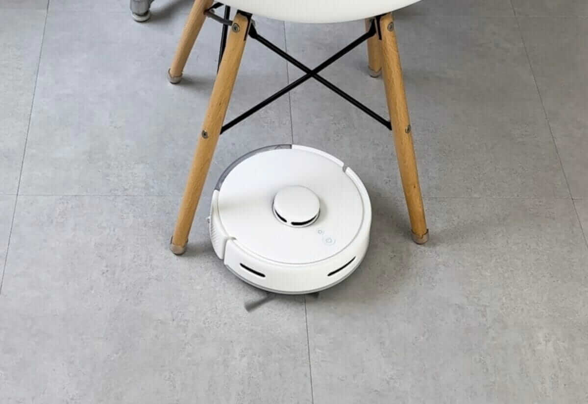SwitchBotロボット掃除機K10+の本体写真