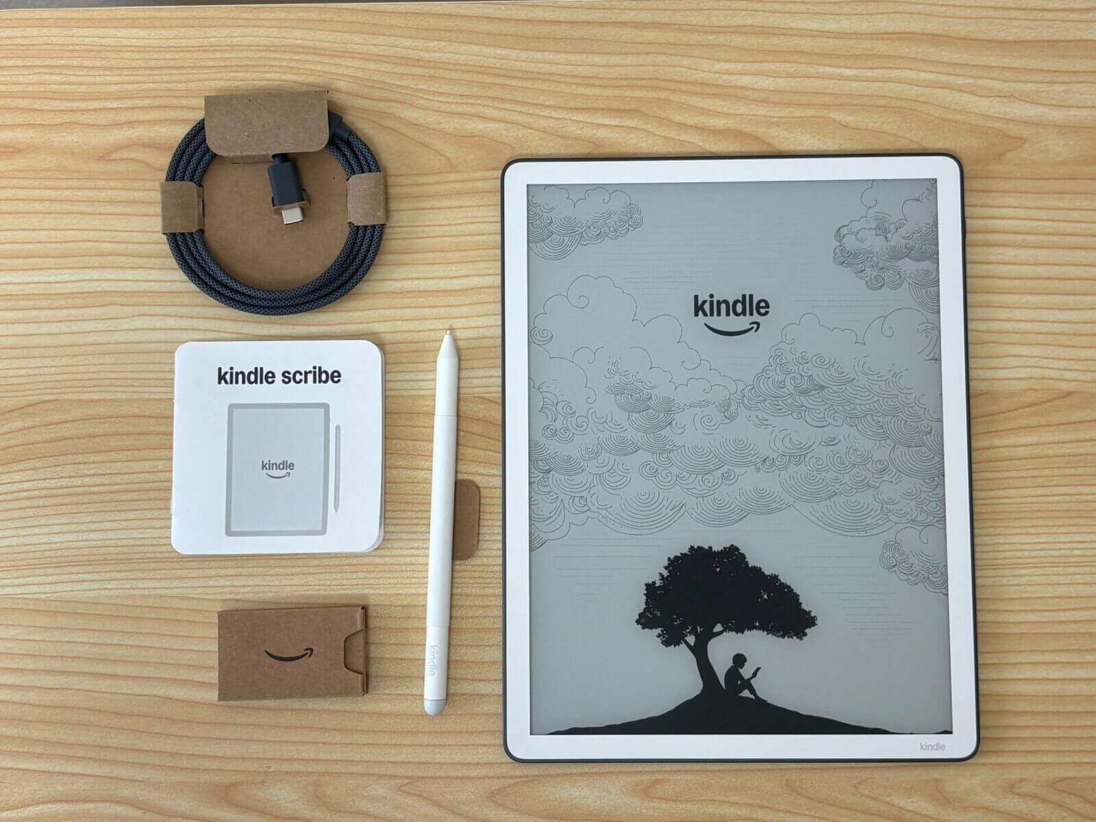 Kindle Scribeの同梱品一式