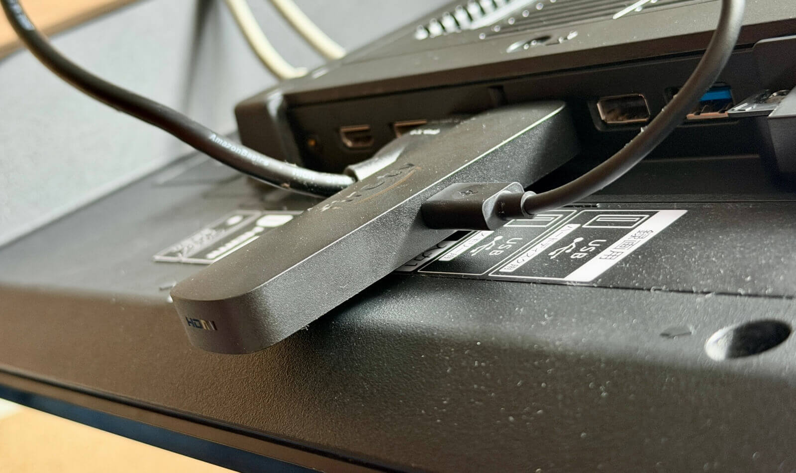 Fire TV Stick 4K Selectをテレビに接続