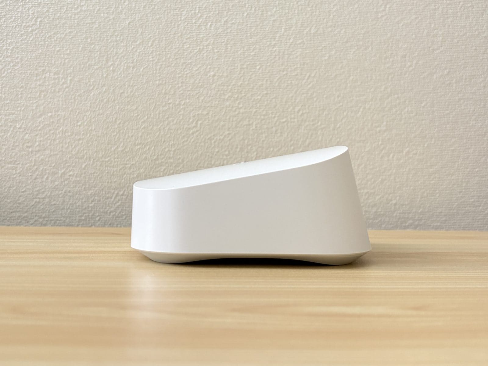 eero 7の側面写真
