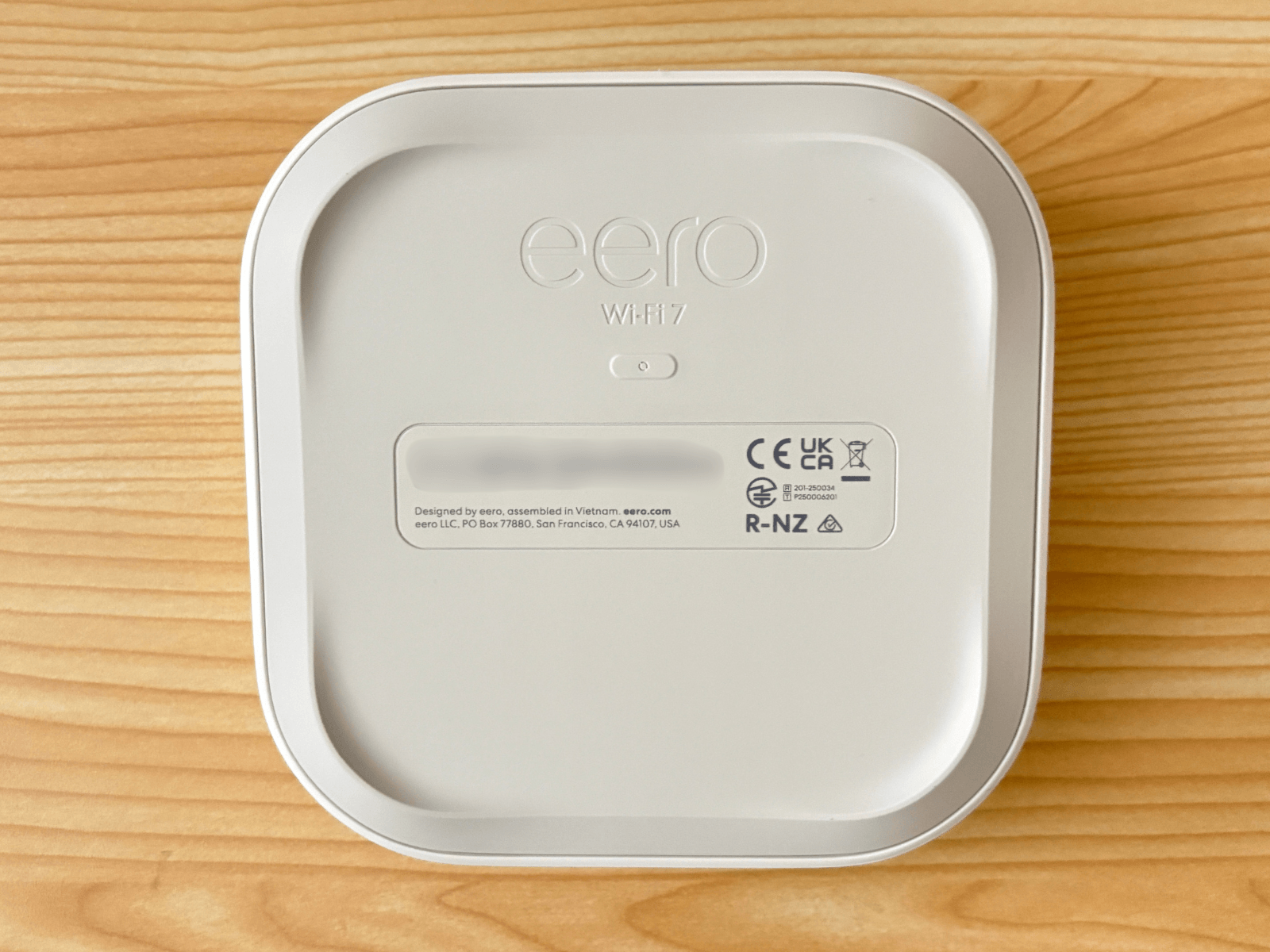 eero 7の裏側写真